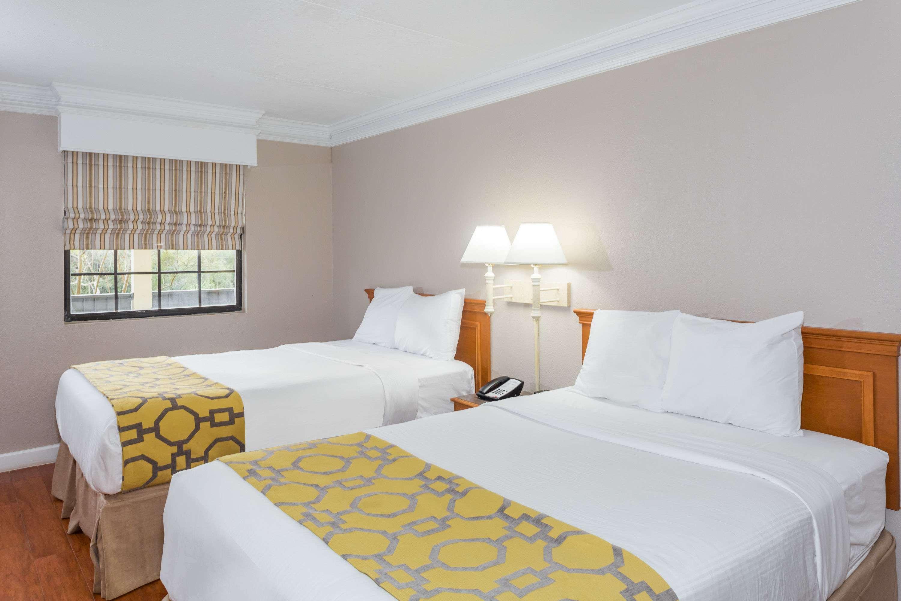 Casa Bella Inn & Suites Extended Stay Tallahassee Eksteriør bilde
