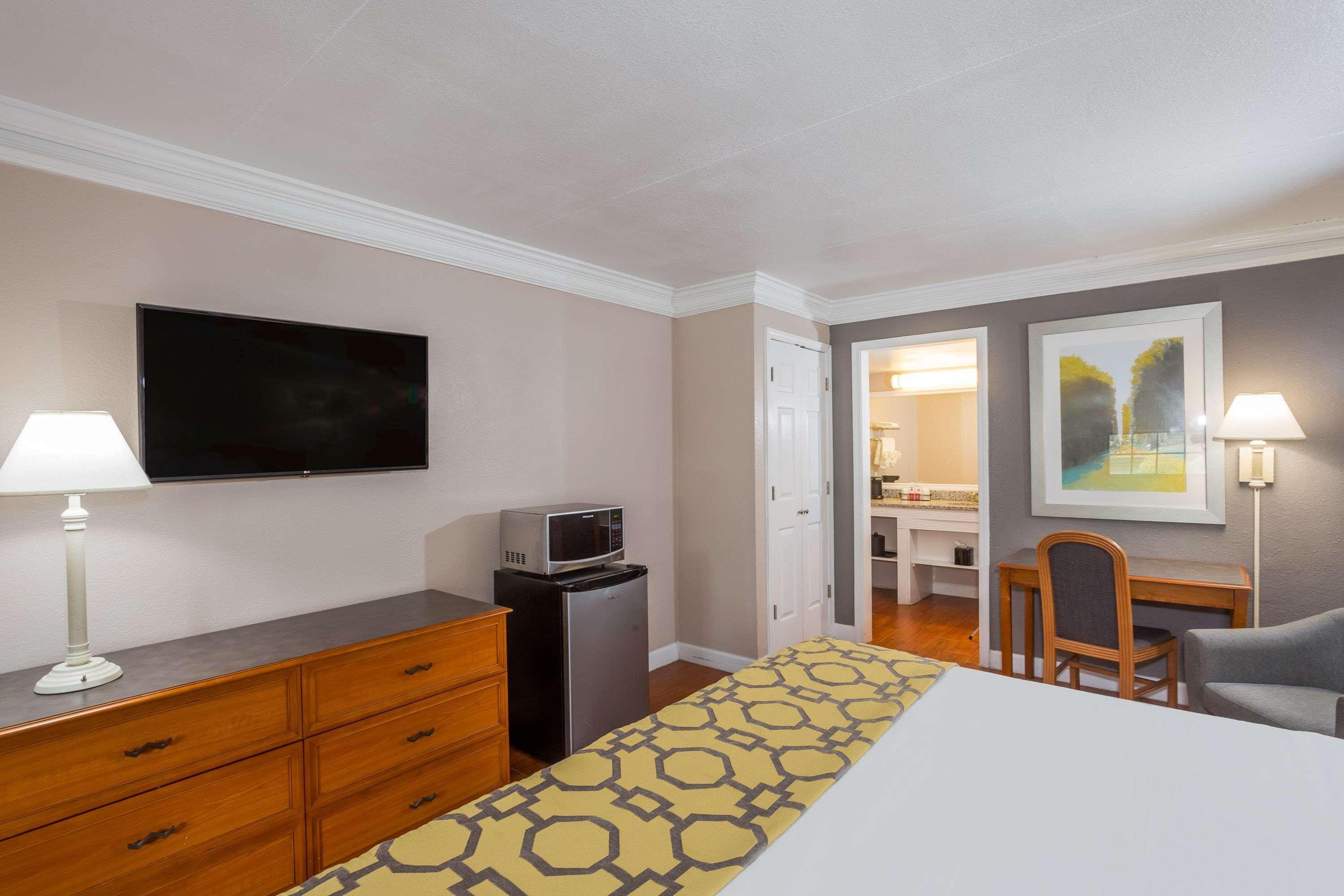 Casa Bella Inn & Suites Extended Stay Tallahassee Eksteriør bilde
